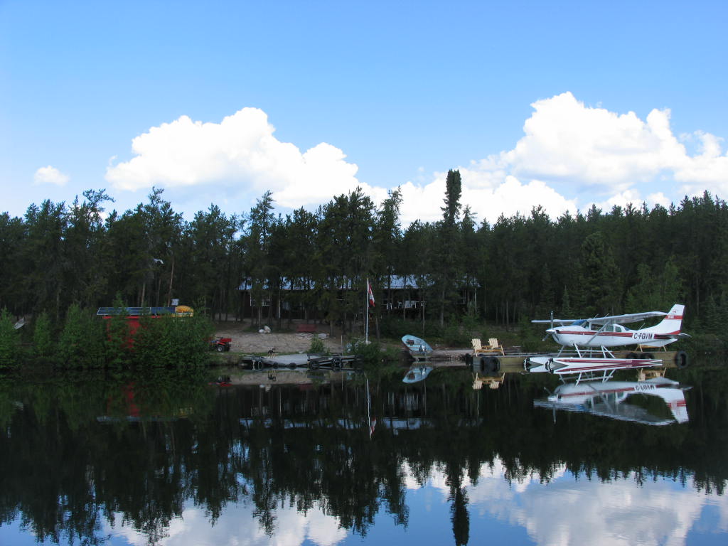 Pipestone Lake Lodge 