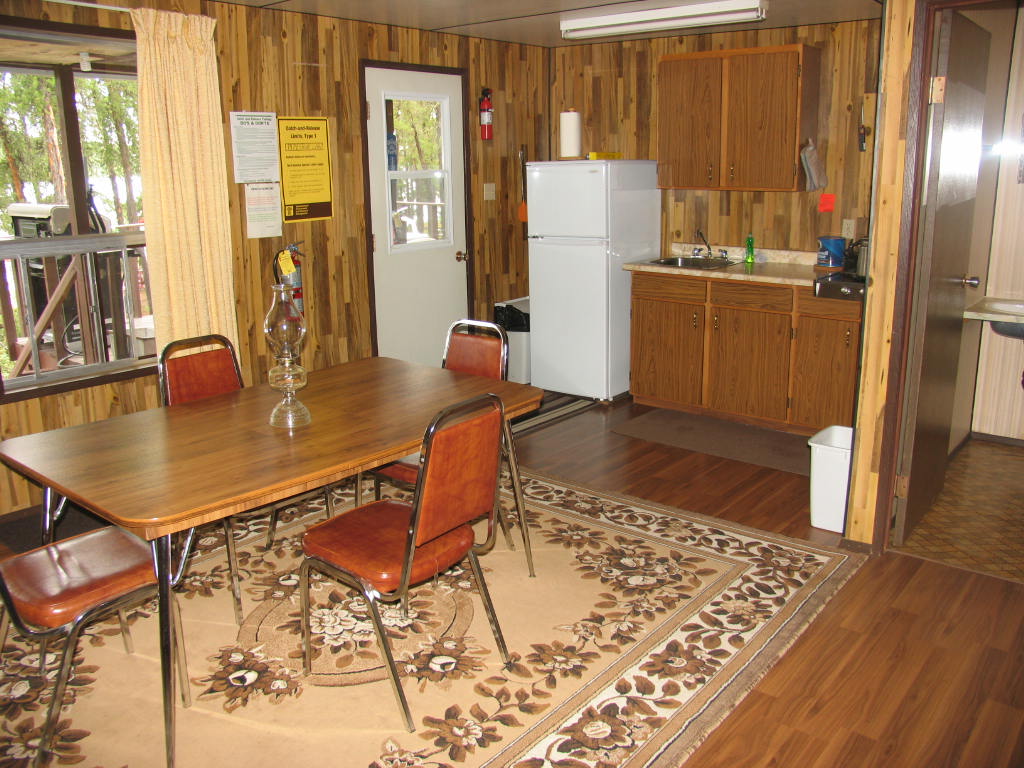 Pipestone Lake Lodge Suite