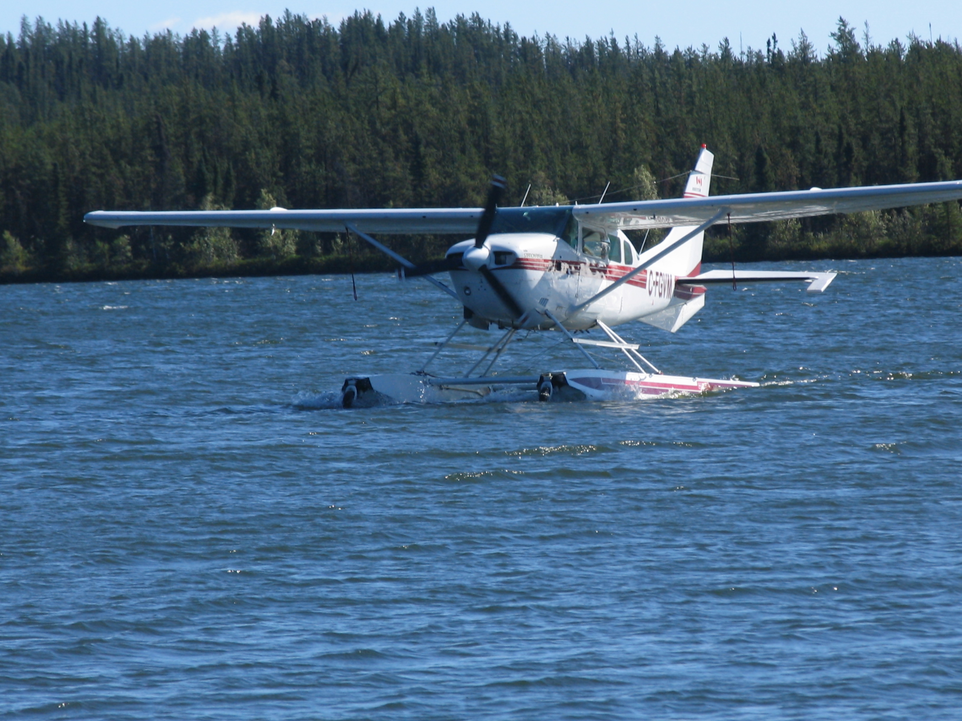 Pipestone Lake Lodge Floatplane